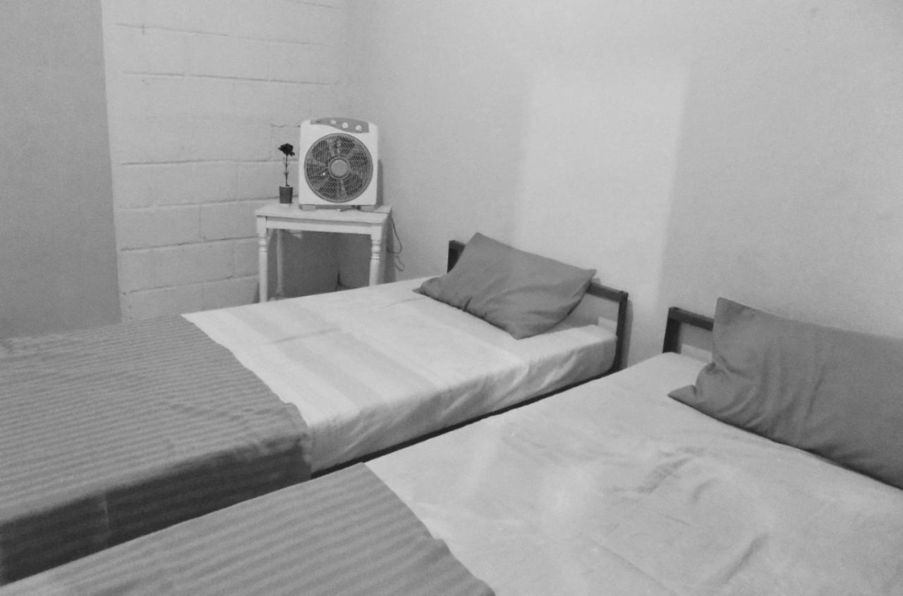 Hostal Kos Omah Yanto 19 Yakarta Exterior foto